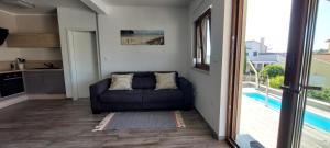 Bazén v ubytovaní Luxury Apartment near the beach with Private Pool -Exclusive Use alebo v jeho blízkosti