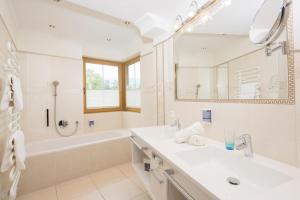 Kúpeľňa v ubytovaní Hotel Silberberger - Wildschönau