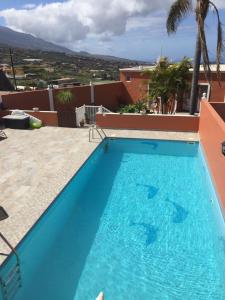 Pemandangan kolam renang di Apartamentos la Barranquera atau berdekatan