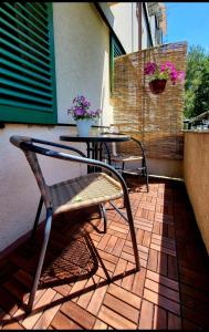Balkón nebo terasa v ubytování Cozy apartment with balcony 10 min from the beach