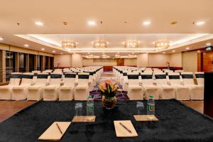Sunday Hotel Jaipur商务区和/或会议室