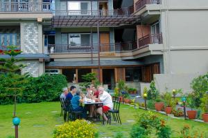 Oaspeți care stau la Paradise Boutique Hotel