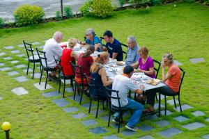Oaspeți care stau la Paradise Boutique Hotel