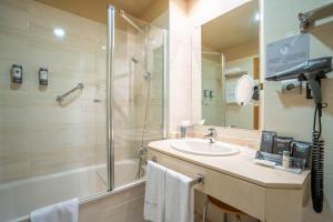Un baño de Abba Comillas Hotel