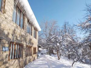 Guest House Lemsia v zimě + 37 fotografií