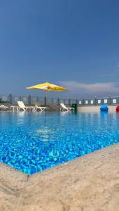 The swimming pool at or close to DOUBLE ROYAL HOTEL