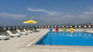 The swimming pool at or close to DOUBLE ROYAL HOTEL