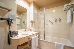 Un baño de Abba Comillas Hotel