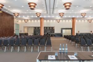 Der Geschäftsbereich oder Konferenzraum in der Unterkunft Dorint An der Messe Köln