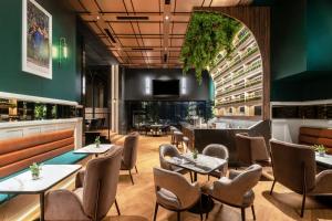 Mercure Tangerang Centre tesisinde lounge veya bar alanı