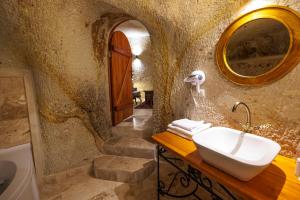 Koupelna v ubytování Canyon Cave Hotel