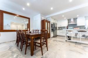 Kuchnia lub aneks kuchenny w obiekcie Golden Beach Elviria