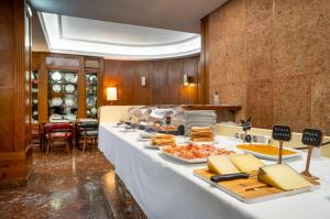 Eten bij of ergens in de buurt van het hotel

