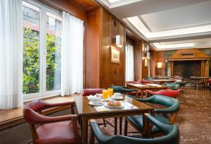 Een zitgedeelte bij Hotel Hernán Cortés