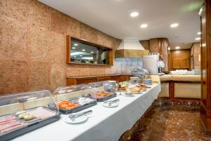 Eten bij of ergens in de buurt van het hotel

