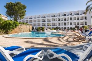 Bazén v ubytovaní Plazamar Serenity Resort alebo v jeho blízkosti