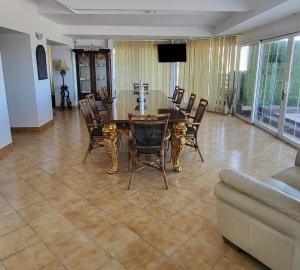 Posezení v ubytování La Perla Bianca Residence