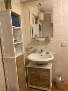A bathroom at Sunshine House