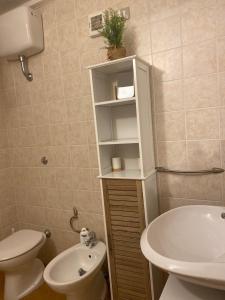 A bathroom at Sunshine House