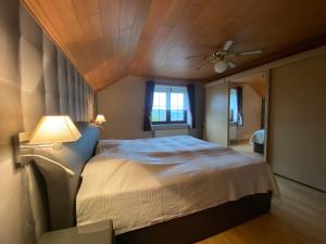 Postel nebo postele na pokoji v ubytování 2 - Cozy Stay Near Circuit Spa-Francorchamps - Only 20 Minutes on Foot - Parking free