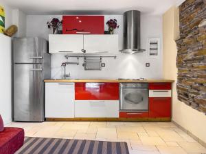 Cucina o angolo cottura di Ikaria View Resort and Villa with Pool