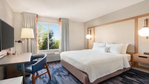 Postel nebo postele na pokoji v ubytování Fairfield Inn & Suites by Marriott Reno Sparks
