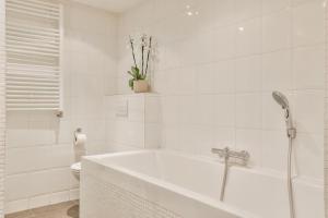 Koupelna v ubytování Appartement nabij Vondelpark