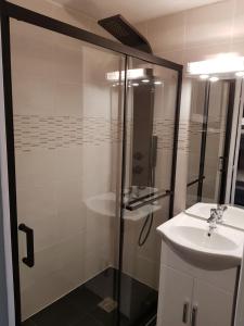 Ένα μπάνιο στο YUCCA