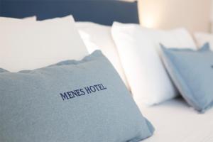 Postel nebo postele na pokoji v ubytování Menes Hotel