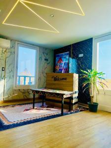 Pyramids View & GEM view Boutique電視和／或娛樂中心 +37 張相片