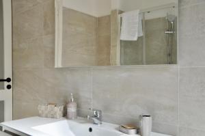 Ванная комната в M.Aurelio (Nolo) Light Brown