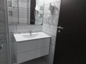 Φωτογραφία από το άλμπουμ του HOTEL CARMINA σε Ranca