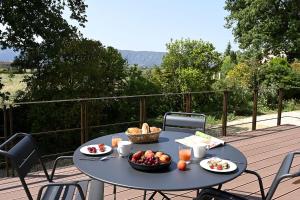 Φαγητό σε αυτή η παραθεριστική κατοικία ή κάπου εκεί κοντά