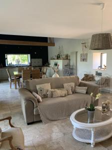 Posezení v ubytování Gite de charme 6 pers avec SPA privé