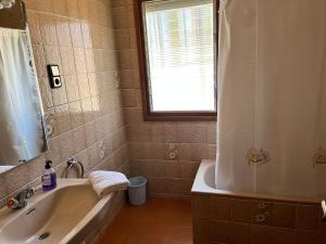 Kúpeľňa v ubytovaní Casa la Pineda Salou, playa y Port Aventura