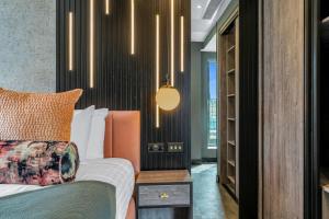 Roomzzz Edinburgh的休息区