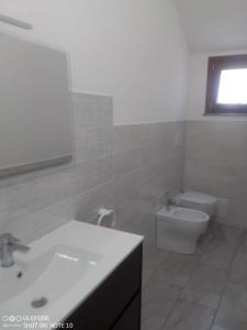 Appartamento A di Vico Martiri tesisinde bir banyo