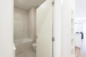 Koupelna v ubytování FLH Penha França Art Apartment + 14 fotografií