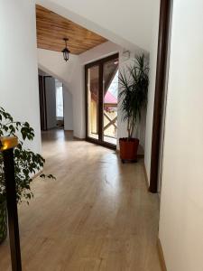 Gallery image of Cabana Caterina in Topliţa +11 photos