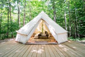 Fotografie z fotogalerie ubytování Grotto Getaway v destinaci Miller Lake