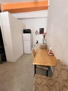 Cucina o angolo cottura di Hostel Near The Square