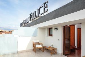Balkón nebo terasa v ubytování Hotel Carlo Felice Sassari
