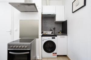 オーベルヴィリエにあるF1 Jean Jaurès 3Gの小さなキッチン(洗濯機、乾燥機付)