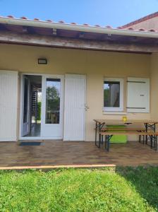 Το κτήριο όπου στεγάζεται  η παραθεριστική κατοικία