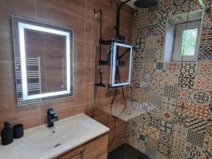 Bilik mandi di Les Alliés +16 gambar
