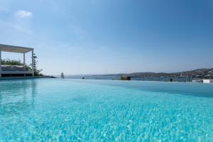 Bazén v ubytovaní Orasea Villa with private pool alebo v jeho blízkosti