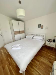 Postel nebo postele na pokoji v ubytování Divine House