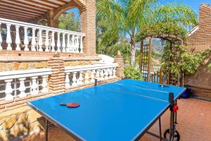 Stolný tenis v ubytovaní Villa Trebol by Villa Plus alebo v jeho okolí