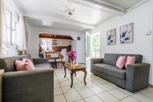Posezení v ubytování Machis House Skopelos + 24 fotografií