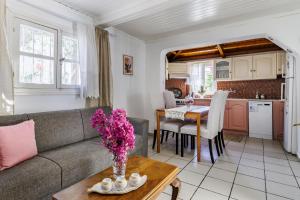 Kuchyň nebo kuchyňský kout v ubytování Machis House Skopelos